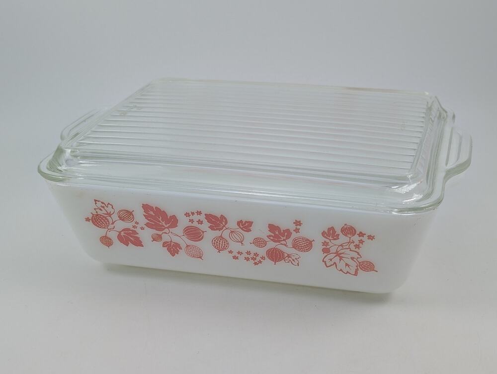 VTG PYREX Pink Gooseberry 0503 Refrigerator Dish 1.5 Qt White Milk Glass w/ Lid